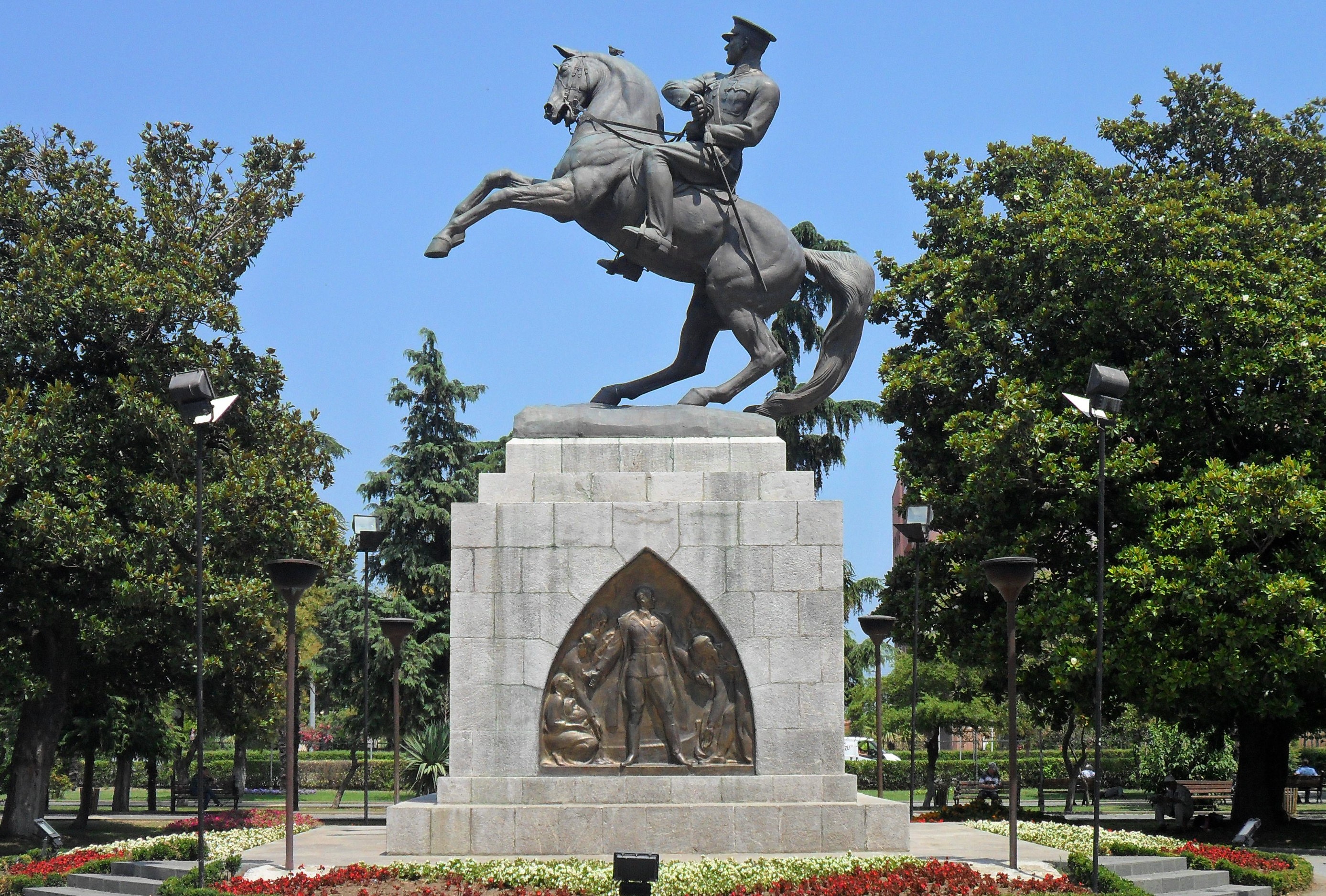   ELLERİ DEĞİL BEYİNLERİ GÖRELİM